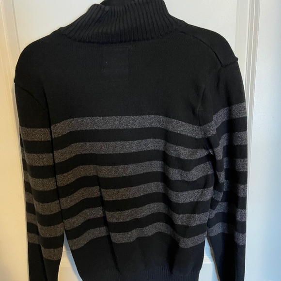 American Eagle Sweater - Picture 4 of 4